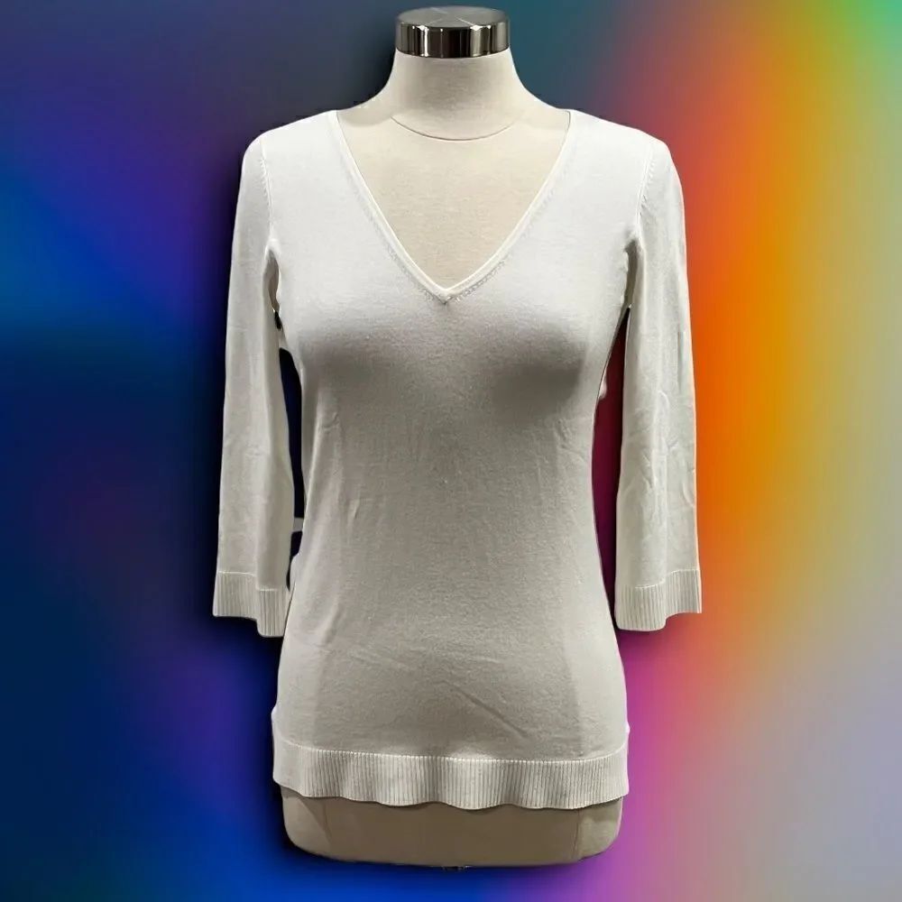 INC International Concepts V-Neck Quarter-Sleeve Sweater in the Size Medium